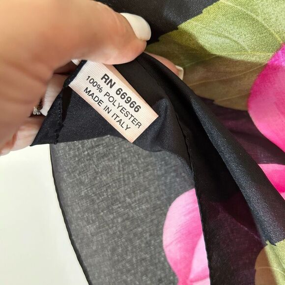 Italian Tropical Hibiscus pink Flower Black Square Scarf Made In Italy 30”X30 ar - Picture 5 of 9